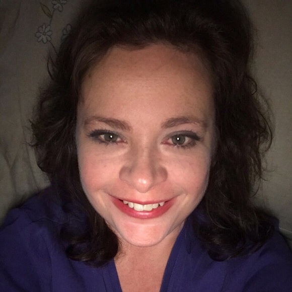 Meet your Posher, Melissa - Picture 1 of 1